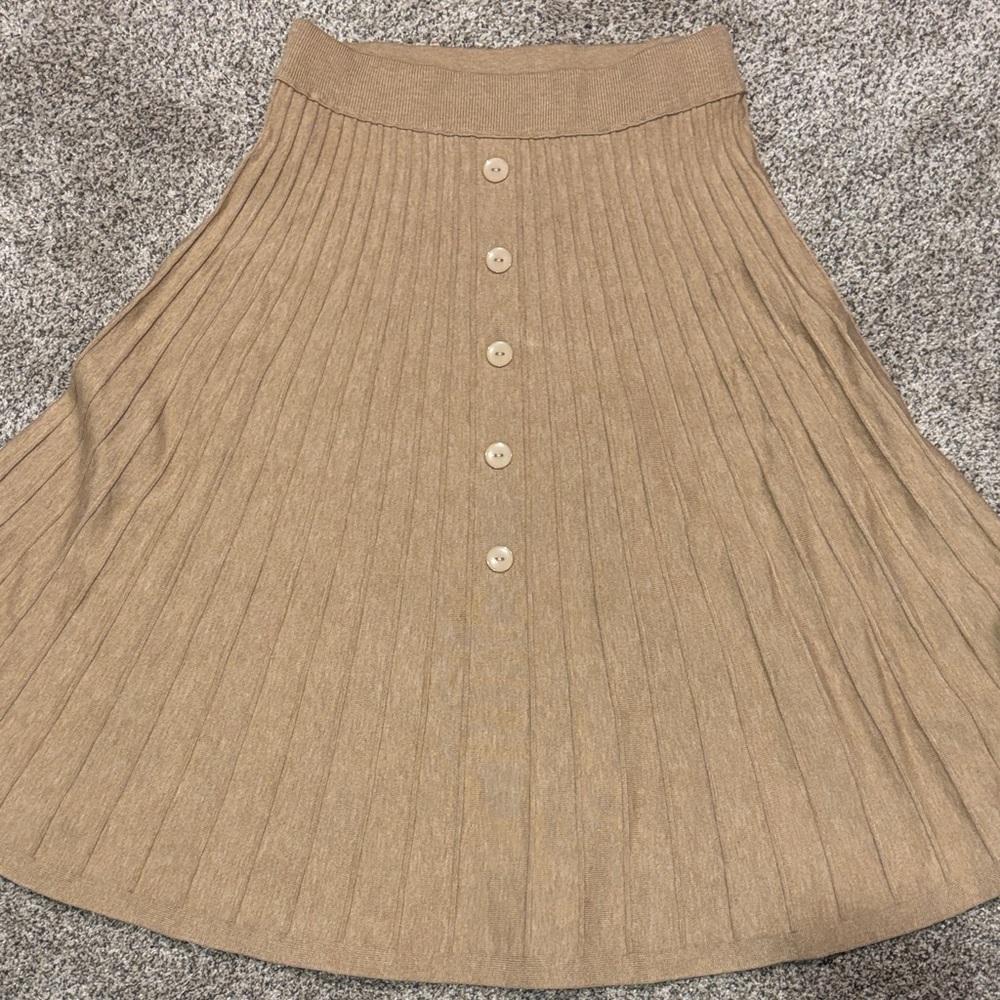Elegant Tan Pleated Skirt